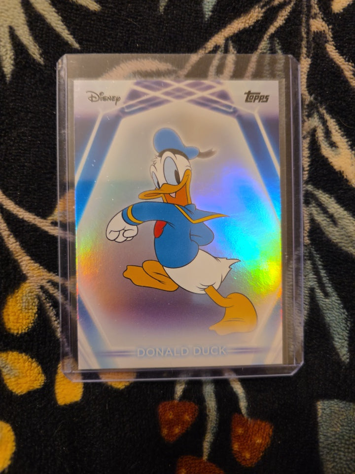 DONALD DUCK 2026 TOPPS DISNEY NEON HOLO HOLOFOIL PARALLEL #196