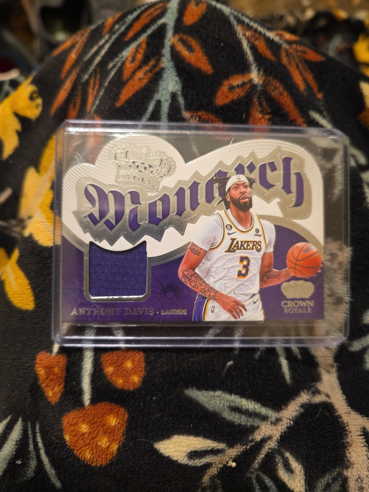 2023-24 Panini Crown Royale Anthony Davis Monarch Game Worn Patch Lakers MM-DAV