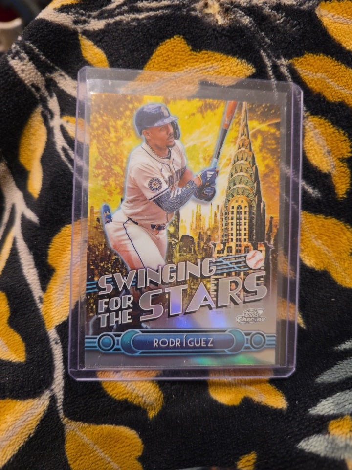 2025 Topps Chrome Swinging For The Stars Julio Rodriguez #SS-10